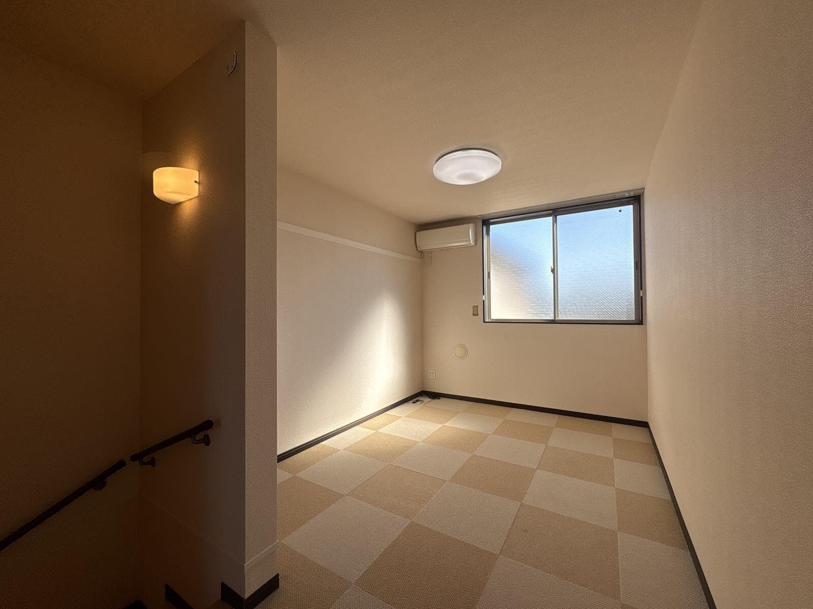 Preview interior of LEONEXT Gemare Oami