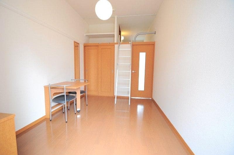 Room image 9