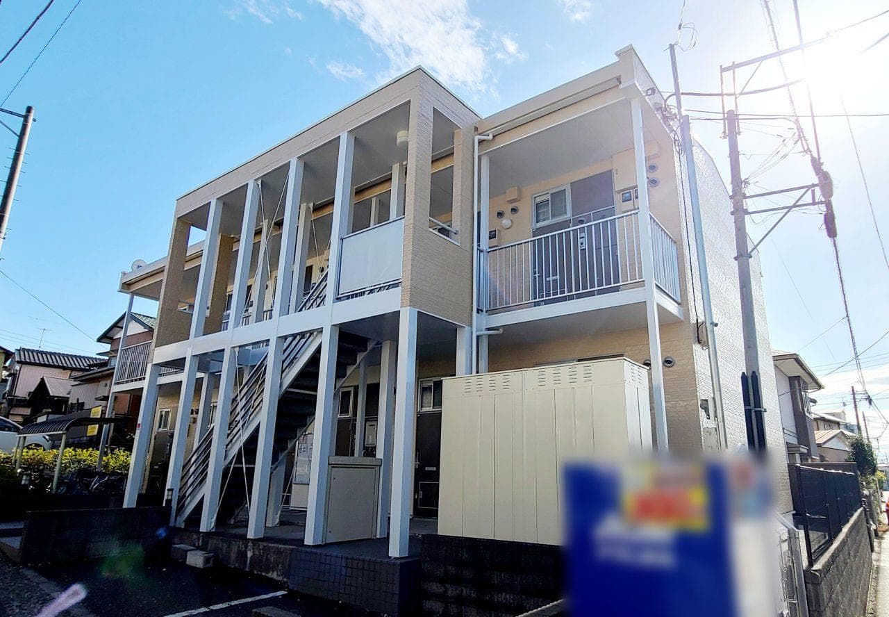 Main exterior of leopalace Sarai