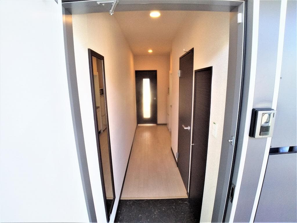 Room image 8