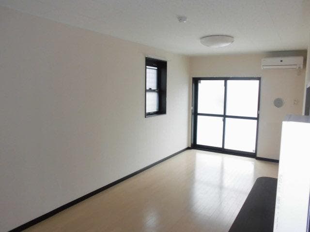 Room image 14