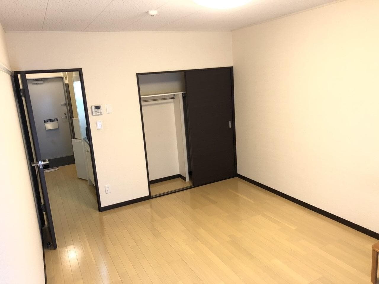 Preview interior of LEONEXT Akebono