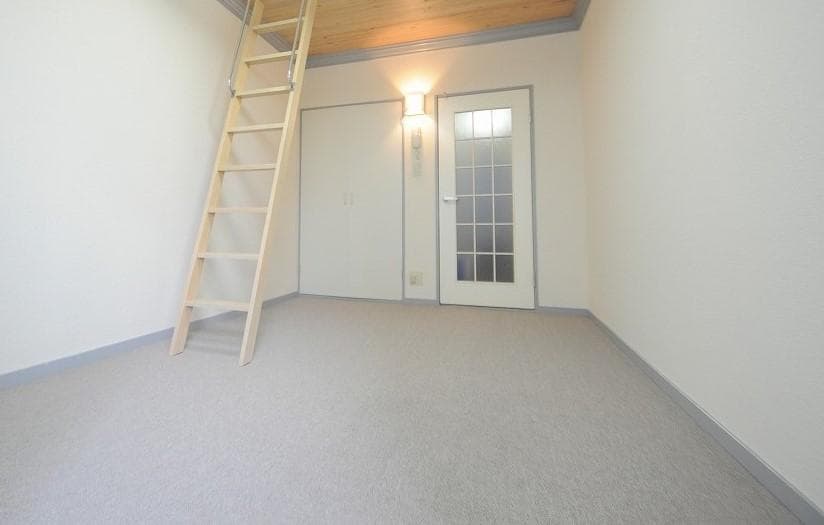 Room image 10