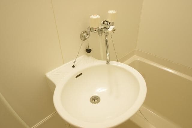 Room image 8