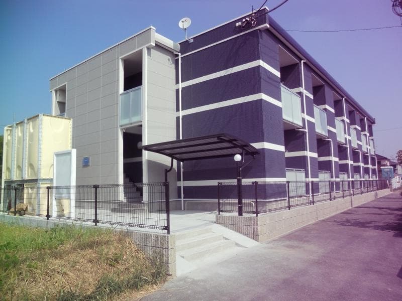 Main exterior of LEONEXT Grand Pearl Kusumi