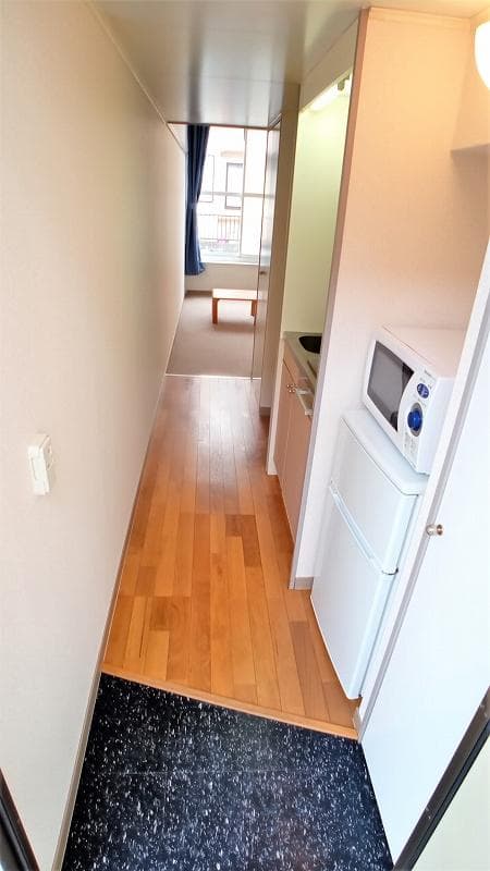 Room image 8