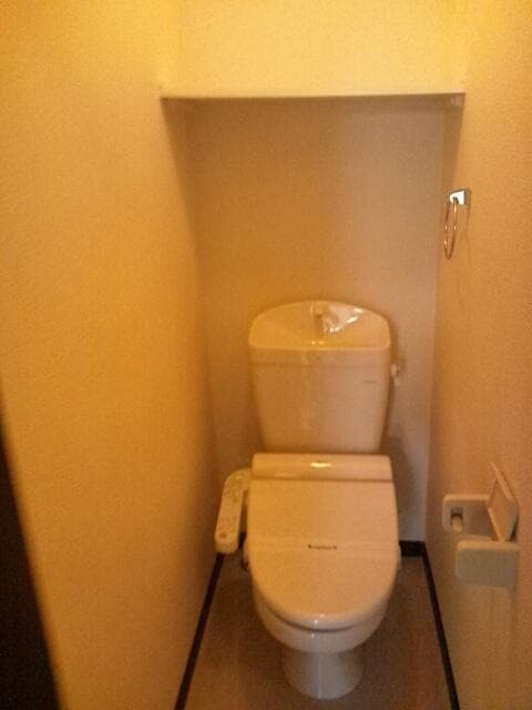 Room image 8