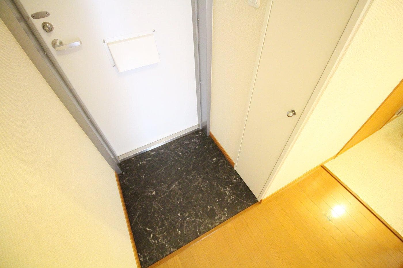 Room image 12