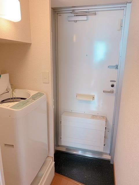 Room image 8