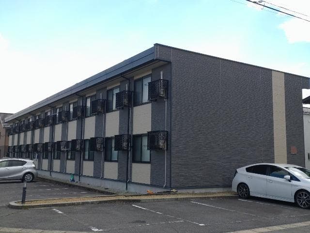 Main exterior of leopalace Outo