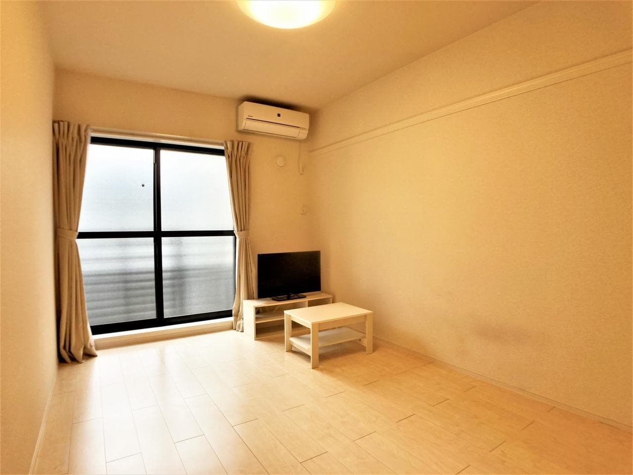 Preview interior of LEONEXT Rainbow