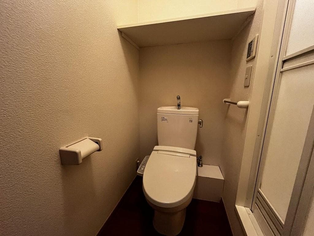Room image 8