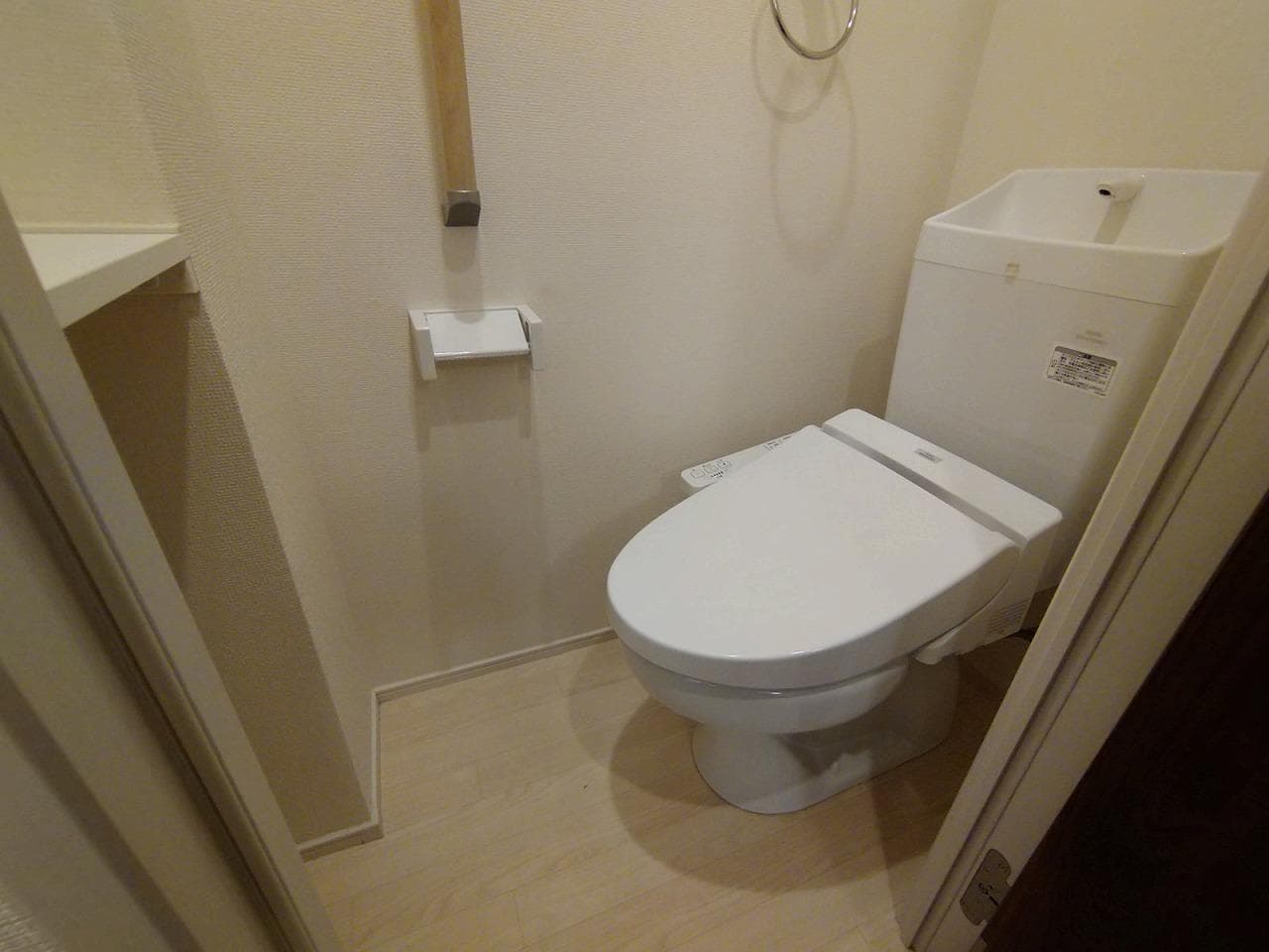 Room image 8