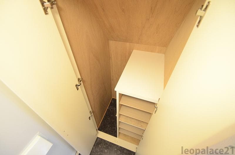 Preview interior of LEONEXT Midorigaoka