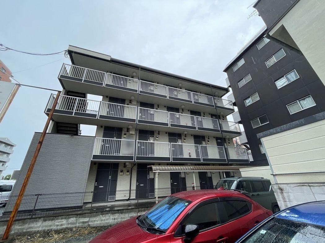 Main exterior of leopalace Rinrin