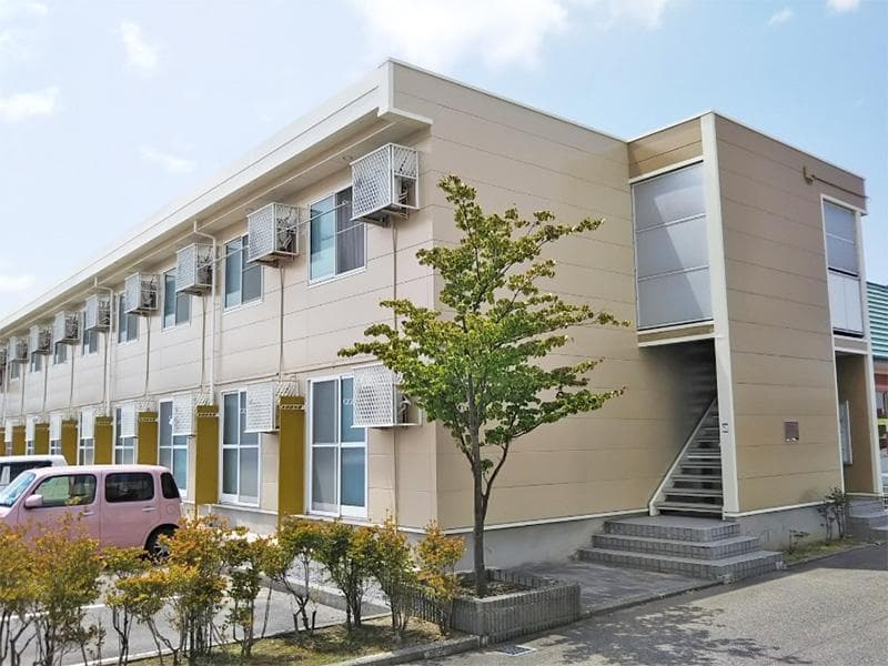 Main exterior of leopalace Misaki