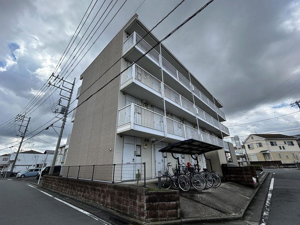 Main exterior of leopalace Wing Kita Sakado
