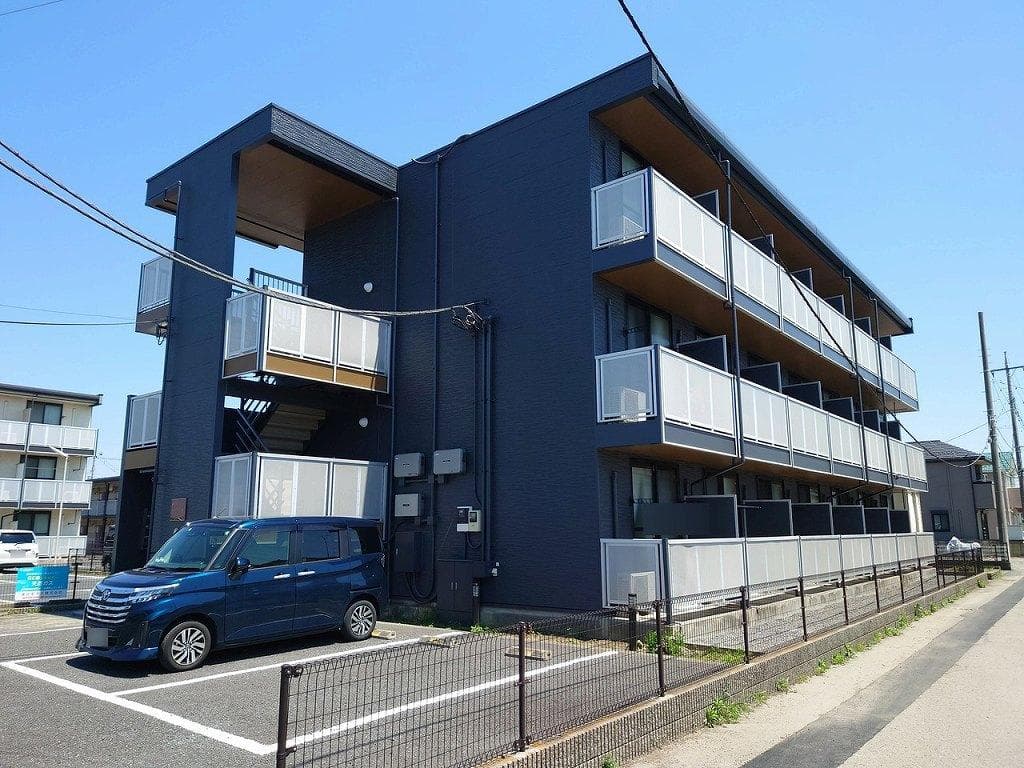 Main exterior of leopalace Luce III