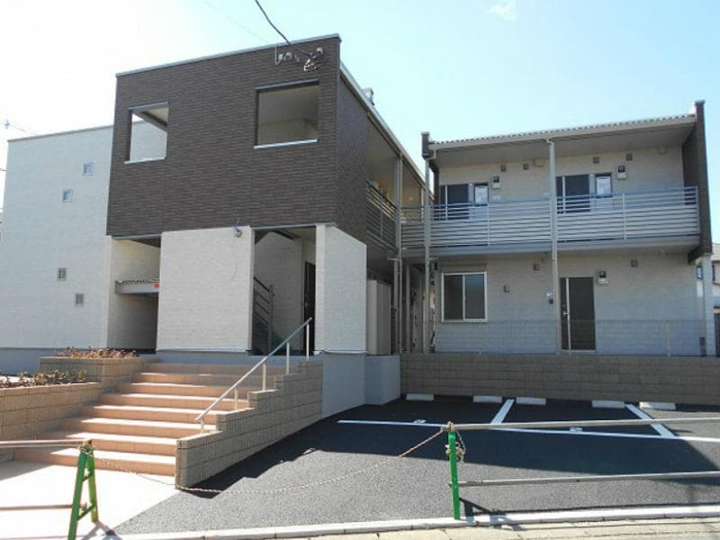 Main exterior of CLEINO Big Arrow Zama