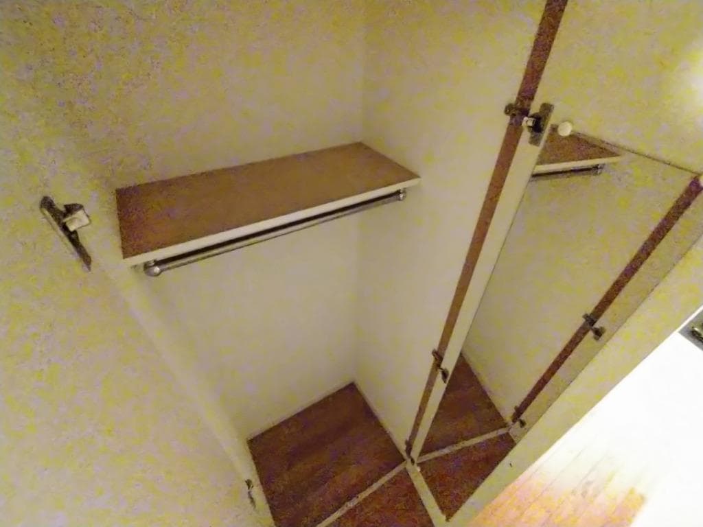 Room image 15