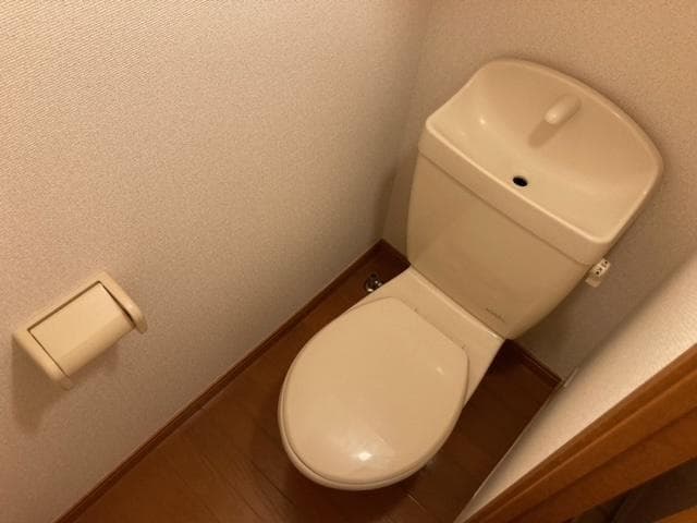 Room image 9
