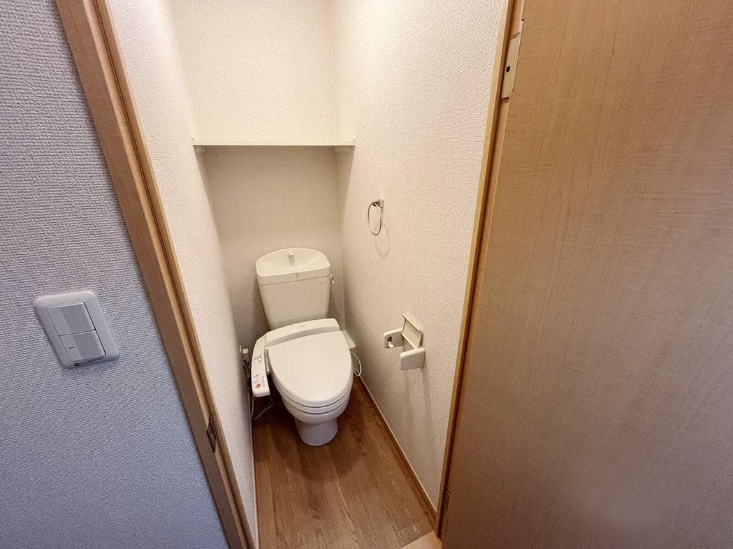Room image 8