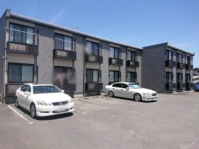 Main exterior of leopalace Ooho
