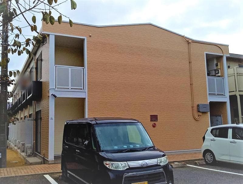 Main exterior of leopalace Earth 21