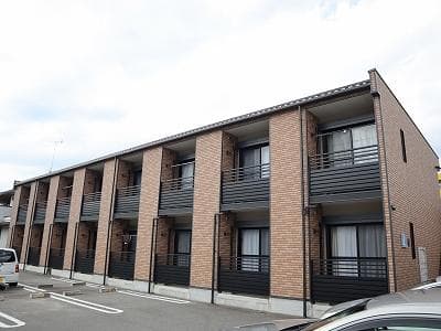 Main exterior of LEONEXT Chateau Kojimacho