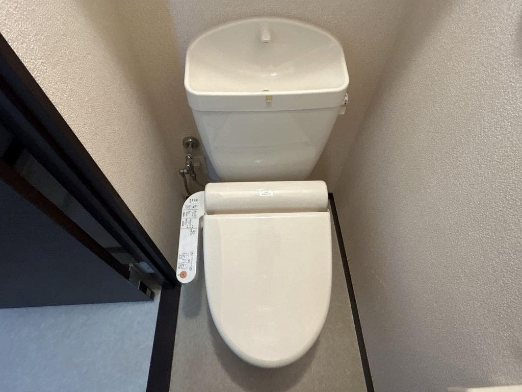 Room image 8