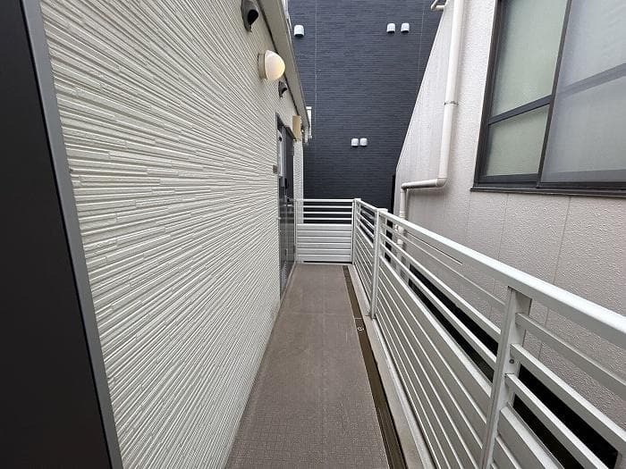 Room image 8