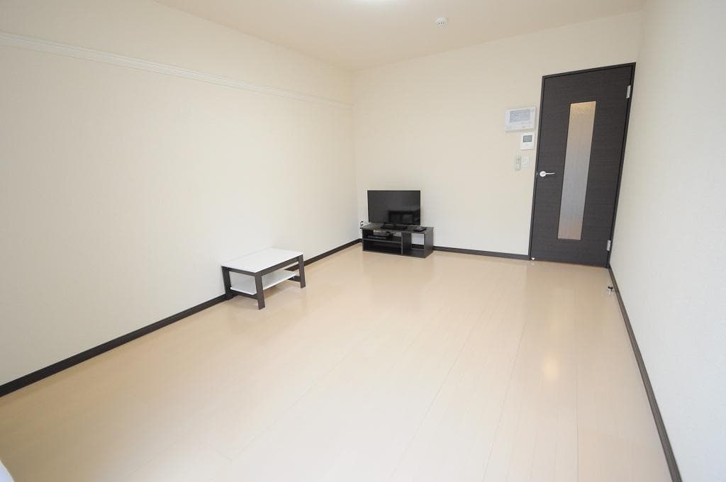 Room image 16