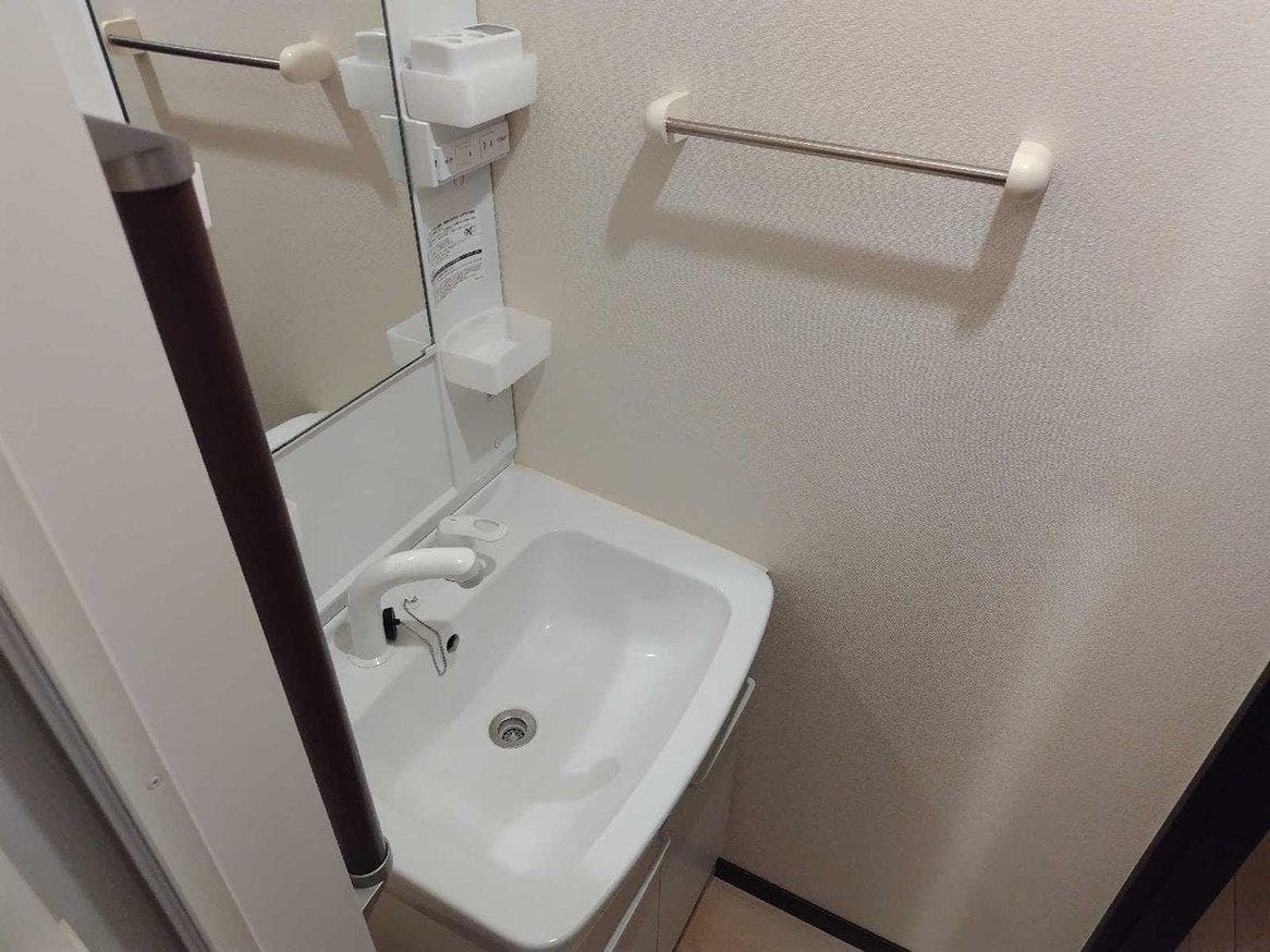 Room image 8