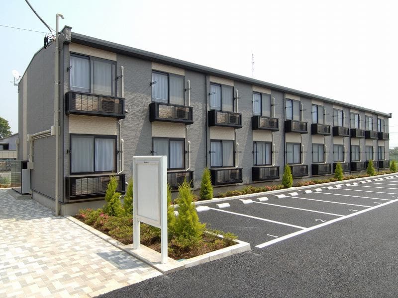 Main exterior of leopalace Tomiko II