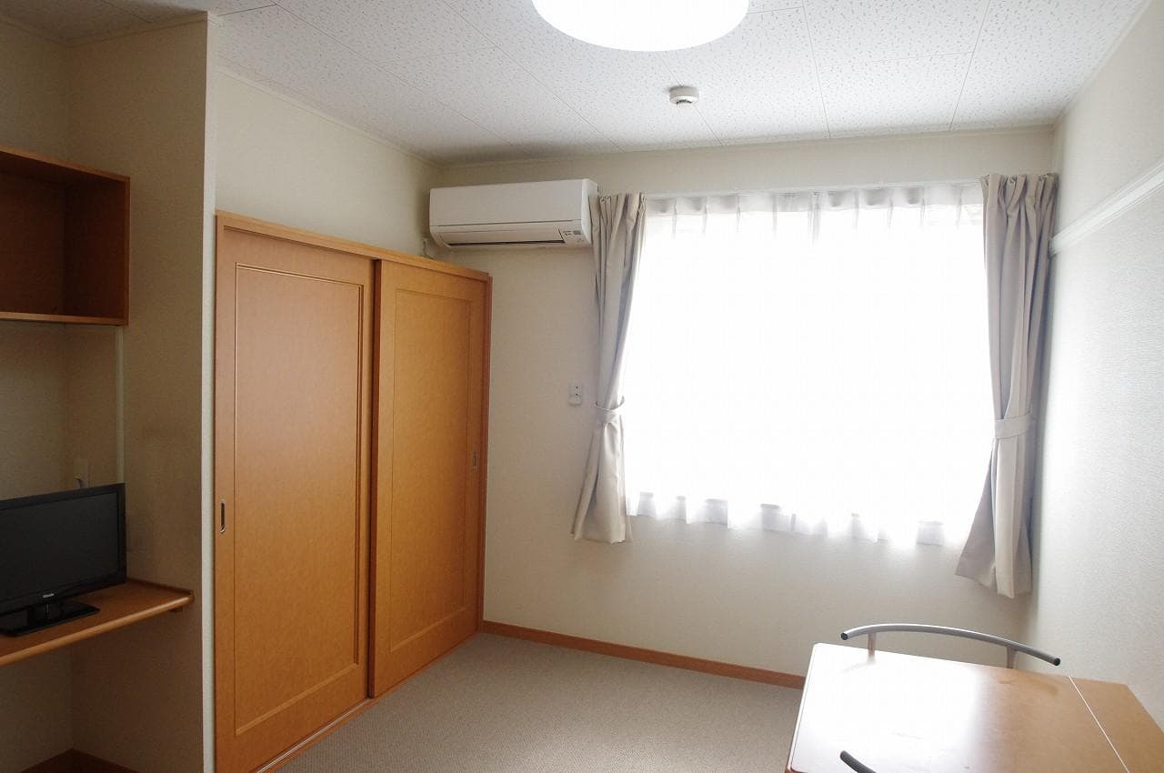 Room image 16
