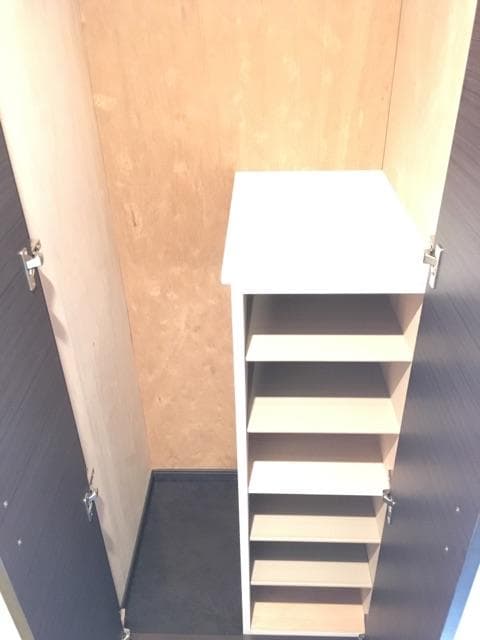 Room image 12