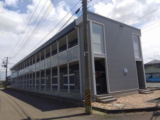 Main exterior of LEONEXT Shinkai