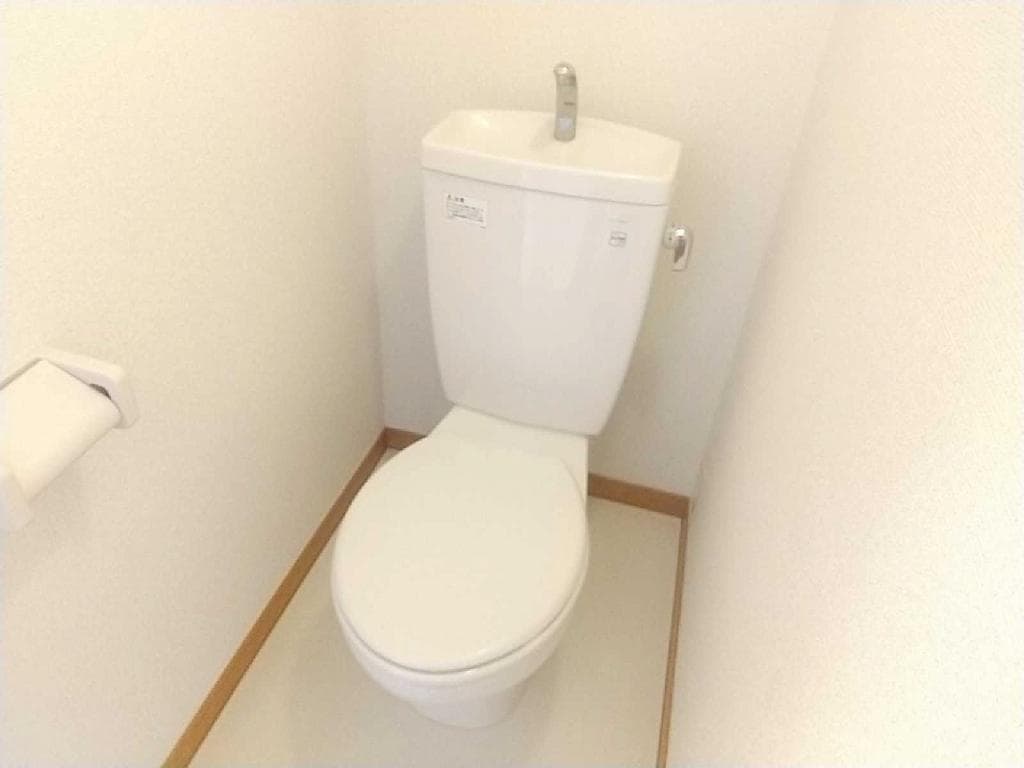Room image 8
