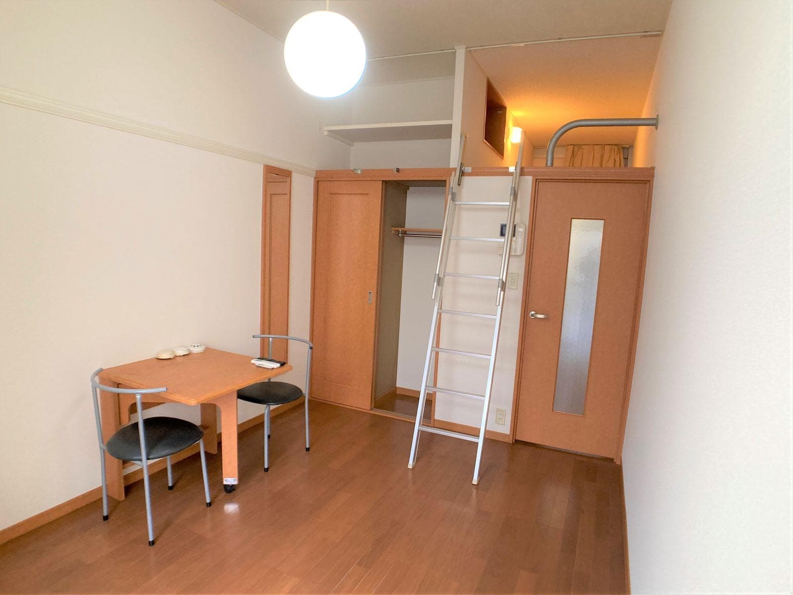 Preview interior of leopalace Sengoku Watamiya