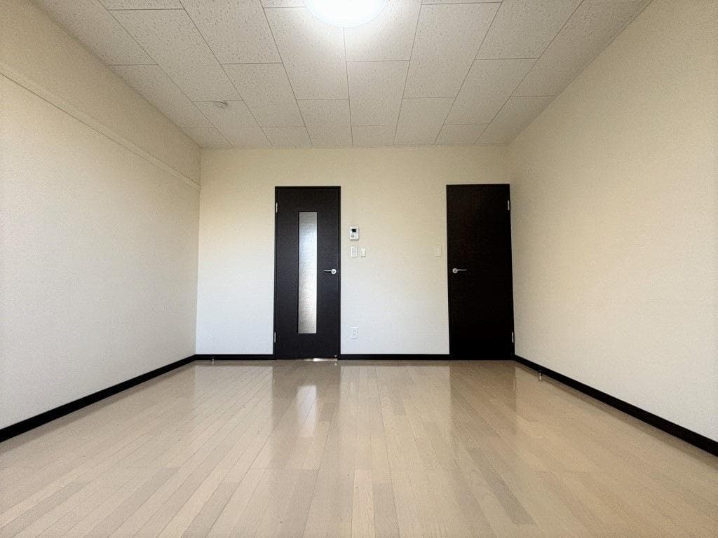 Preview interior of LEONEXT Large Hill