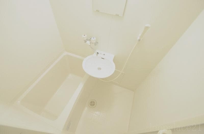 Room image 13