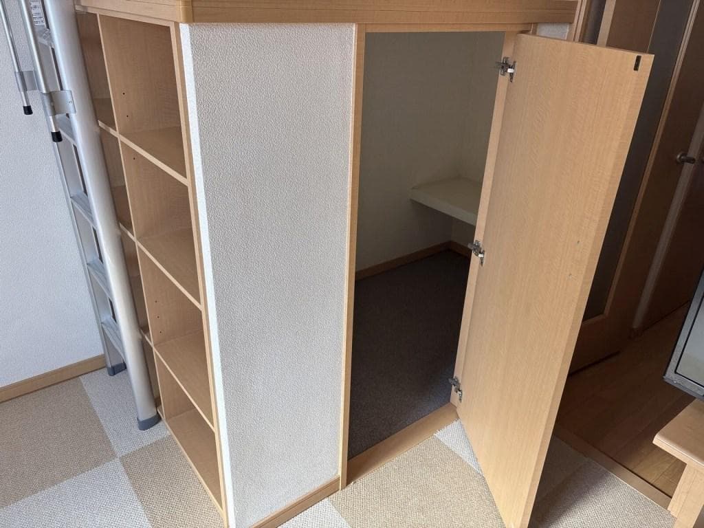 Room image 9