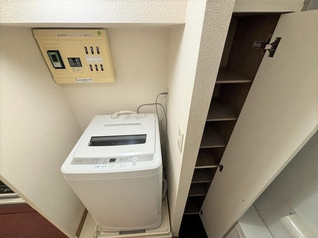 Room image 11