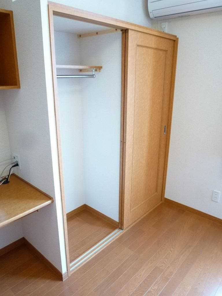 Room image 15