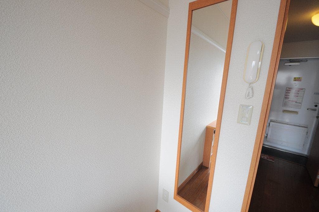Room image 16