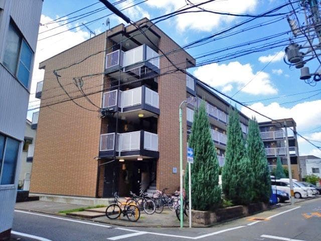 Main exterior of leopalace Kikui