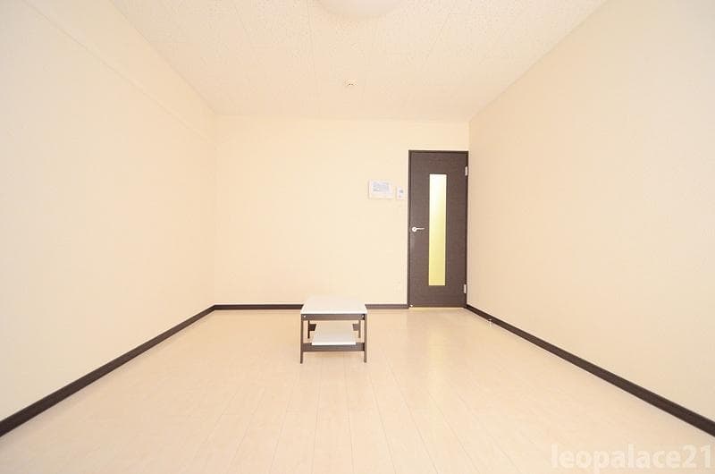 Preview interior of LEONEXT With Happiness