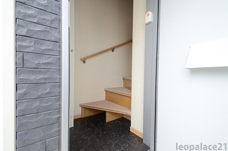 Preview interior of LEONEXT Sun Seed Takeshita