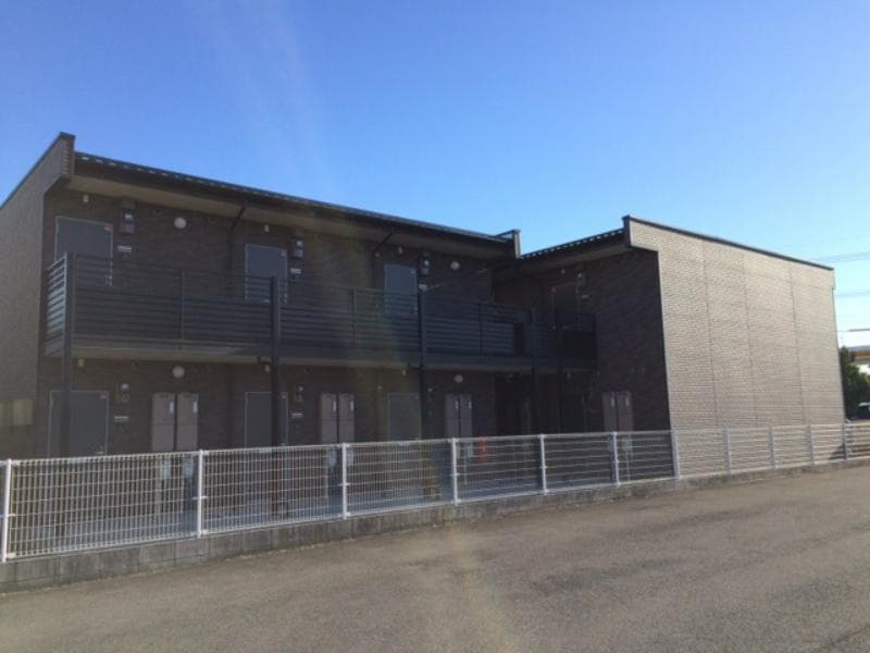 Main exterior of LEONEXT Cercle