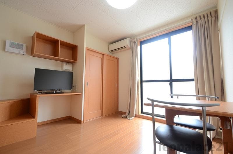 Room image 16